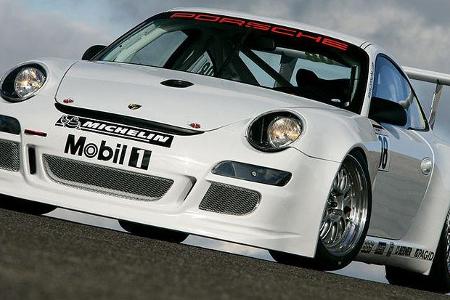 Der neue GT3 Cup S ist edas jüngste Mitglied der Elfer-Familie. Er basiert auf dem Straßensportwagen GT3 RS, ist aber aussch...