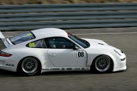 Die Leistung wurde jedoch um 20 auf nun 440 PS (324 kW) bei 8.000 Umdrehungen pro Minute gesteigert.