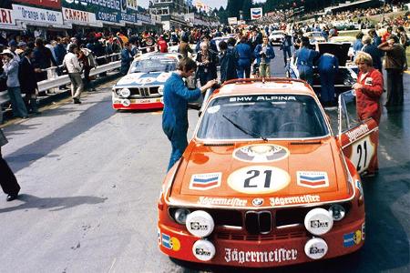 1973 · Vorstart 24 Stunden-Rennen Spa-Francorchamps:Muir/Joisten auf BMW ALPINA 3,5 CSL Coupé vor dem zweiten BMW ALPINA Nr....