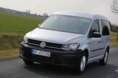 Sanft und ohne Hektik verrichten die Motoren ihre Arbeit, in der stärksten Version verfügt der Caddy 150 PS ...