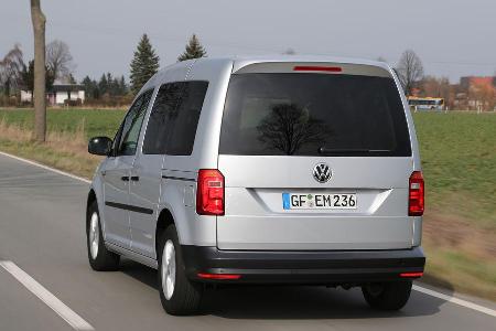 Die fehlenden Verschäumungen machen aber eines deutlich: Der Blechksten wirkt wie ein großer Resonanzkörper. Und wir sitzen ...