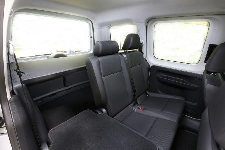 Aber auch in der normalen Version lassen sich die Sitze im Fond umklappen und der Caddy erlangt ein gutes Ladevolumen.