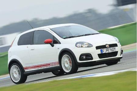 Im Sprint auf 100 km/h sind es 0,7 Sekunden, mit denen sich die esseesse-Version von der Basis absetzt: 7,6 zu 8,3 Sekunden.