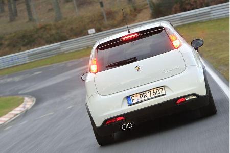 Denn der stärkste Grande Punto kann ausgerechnet auf der Bremse keinen Abstand zur Basis aufbauen, obwohl technisch doch erh...