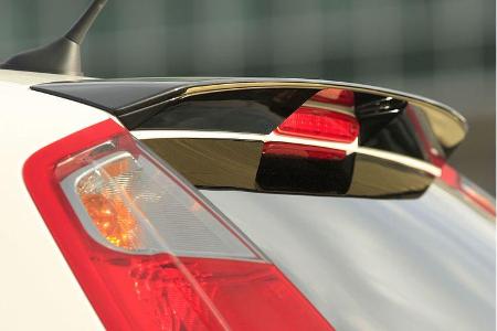 Auch ohne auffällige aerodynamische Schmankerln wie Heckflügel oder Frontsplitter zeigt das auf dem Grande Punto basierende ...