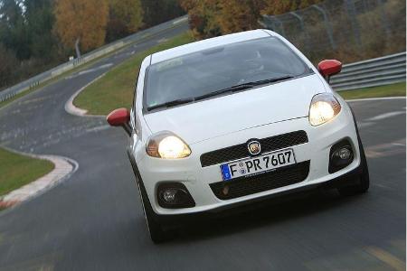 Von der Leistung her sollte der Abarth in der Lage sein, auf der Nordschleife die 9-Minuten-Grenze zu knacken.