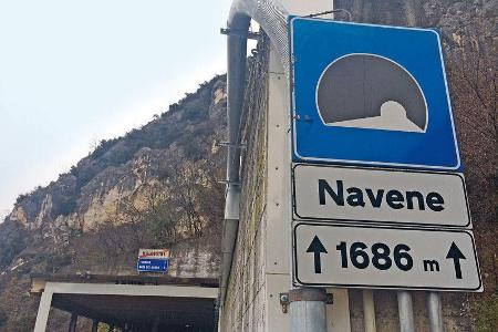 Ferrari 458 Speciale A, Lamborghini Aventador Roadster, Maserati Gran Cabrio MC