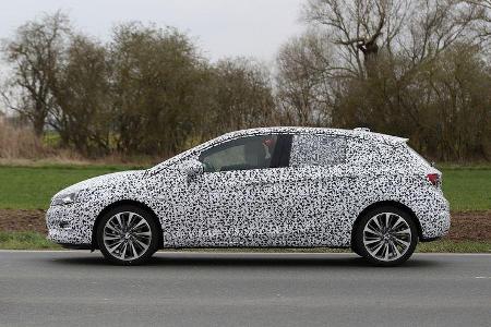 Erlkönig Opel Astra