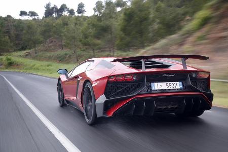 Lamborghini Aventador SV 2015, Heck, Fahrt