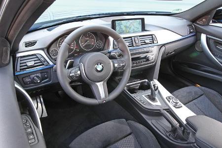 BMW 330d Touring, Cockpit, Lenkrad