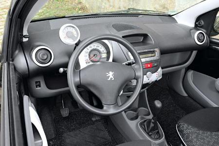 Peugeot 107 70 Urban Move, Cockpit