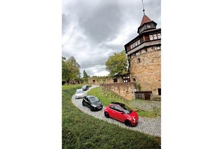 Fiat 500 0.9 Twinair Lounge, Ford Ka Titanium, Peugeot 107 70 Urban Move, VW Up 1.0 White