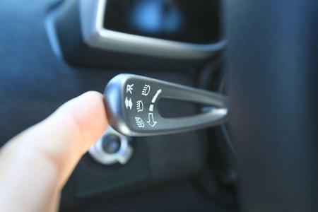 McLaren MP4-12C, Lenkradschalter