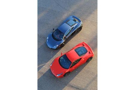 Ferrari 458 Italia, McLaren MP4-12C, Luftaufnahme