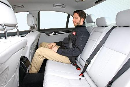 Mercedes C 180, Rücksitz, Beinfreiheit