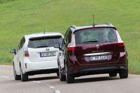 Renault Gr. Scénic 1.5 dCi Dynam., Toyota Prius Plus Life, Heckansicht