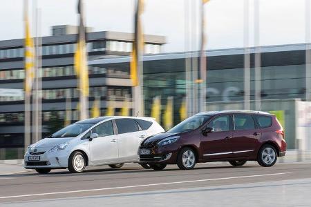 Renault Gr. Scénic 1.5 dCi Dynam. ,Toyota Prius Plus Life, Seitenansicht
