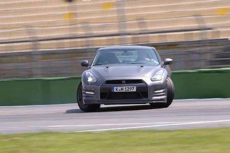 Nissan GT-R, Frontansicht, Driften