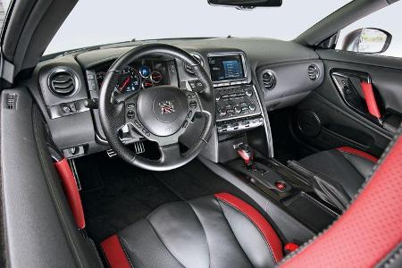 Nissan GT-R, Cockpit