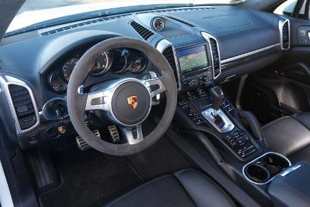 Porsche Cayenne Turbo S, Cockpit