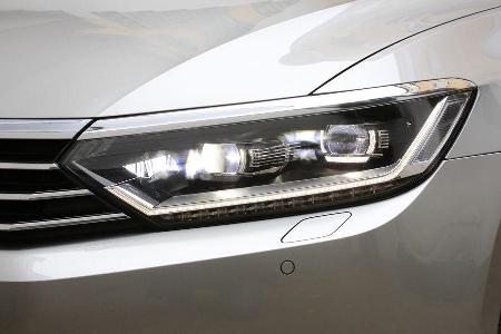 VW Passat 2.0 TDI 4Motion, Frontscheinwerfer