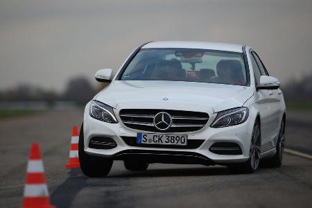 Mercedes C 300 Bluetec Hybrid, Frontansicht, Slalom