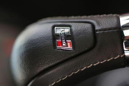 Chevrolet Camaro, Emblem