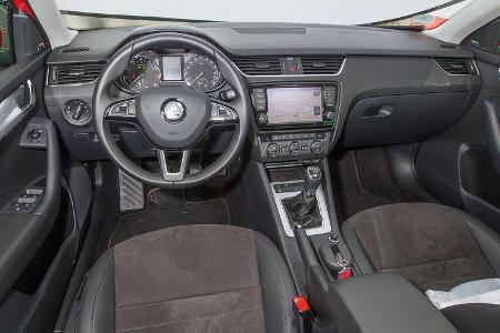 Skoda Octavia 1.4 TSI, Cockpit, Lenkrad