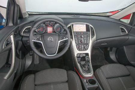 Opel Astra Sports Tourer 1.4 Turbo, Cockpit, Lenkrad