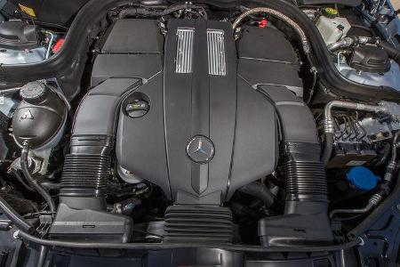 Mercedes E 400, Motor