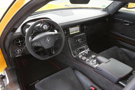 Mercedes SLS AMG Black Series, Cockpit