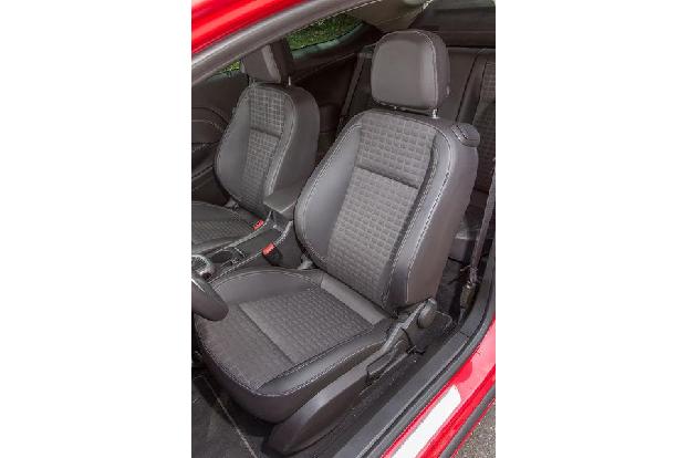 Opel Astra GTC 1.4 Turbo, Fahrersitz
