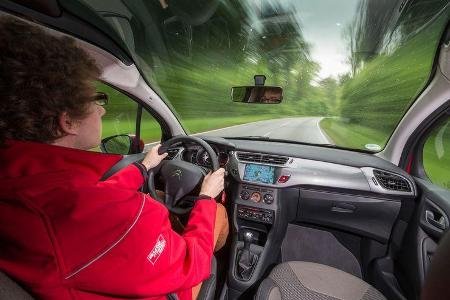 Citroën C3 VTi 82, Cockpit, Lenkrad