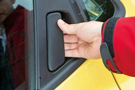 Renault Clio 1.2 16V 75, Seitentür, Griff