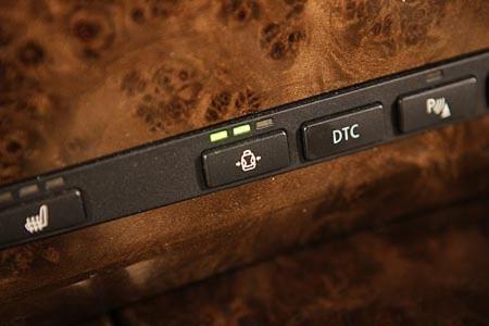 Die elektrische Wangenverstellung gibt es bei BMW nur mit den Komfortsitzen.