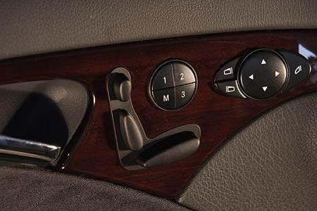 Einfacher und logischer als in der E-Klasse lassen sich Sitze einfach nicht einstellen.