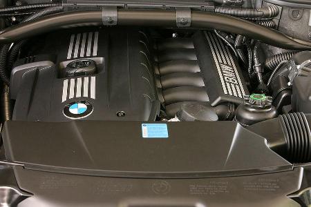 BMW X3 x-drive 30i - Vorteile: Sechszylinder mit sehr kultiviertem Motorlauf, sehr gute Fahrleistungen, akzeptabler Durchzug...