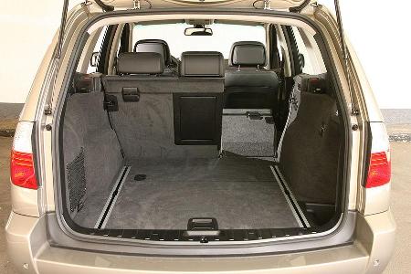 Gut nutzbarer Kofferraum, niedrige Ladekante, Schienensystem im Ablagenpaket.