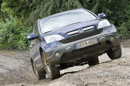 Im Gelände stößt der Honda CR-V schnell an seine Grenzen, ...