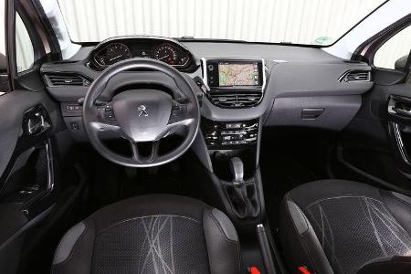 Peugeot 208 82 VTi Active, Cockpit, Lenkrad