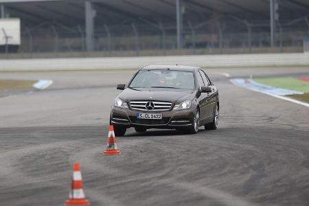 Mercedes C 180 CDI, Frontansicht, Slalom