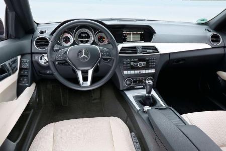 Mercedes C 180 CDI, Cockpit, Lenkrad