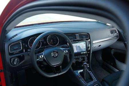 VW Golf 2.0 TDI, Cockpit, Lenkrad