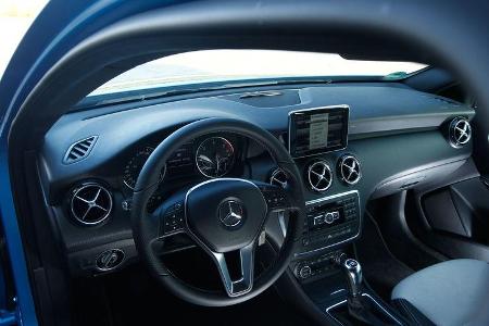 Mercedes A 200 CDI, Cockpit, Lenkrad