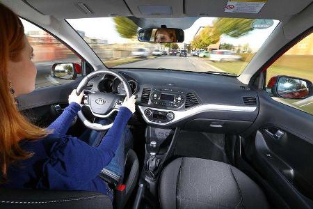 Kia Picanto 1.0, Cockpit