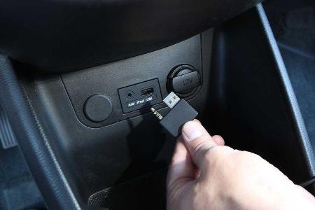 Kia Picanto 1.0, iPod-/USB-Anschluß