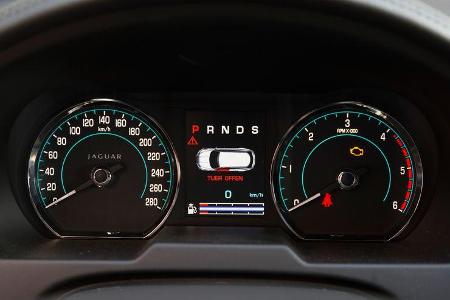 Jaguar XF Sportbrake 2.2D, Rundinstrumente