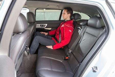 Jaguar XF Sportbrake 2.2D, Rücksitz, Beinfreiheit