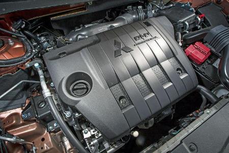 Mitsubishi Outlander, Motor