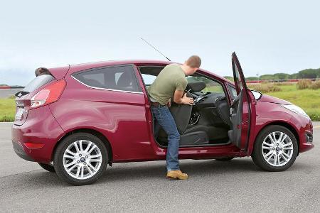 Ford Fiesta 1.0 EcoBoost, Rückbank, Aussteigen